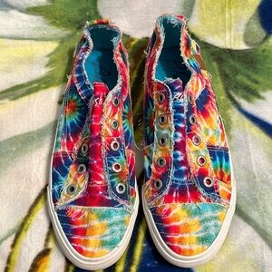Blowfish women’s size 11 slip on tie-dyed tennis shoes lightly worn